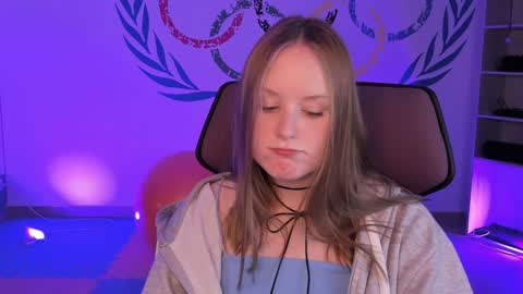 Snapshot of vivienleeigh chatting on December 2024 07:07:02 PM Vivien online show from December 2024 07:07:02 PM