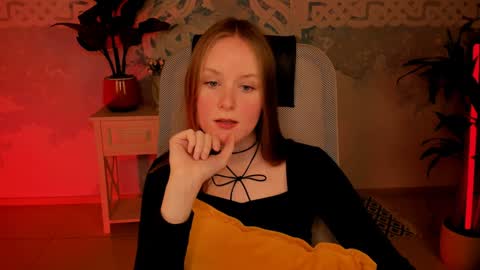 Snapshot of vivienleeigh chatting on December 2024 01:22:02 PM Vivien online show from December 2024 01:22:02 PM