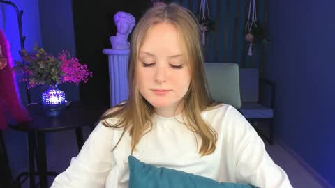 Snapshot of vivienleeigh chatting on December 2024 01:23:02 PM Vivien online show from December 2024 01:23:02 PM