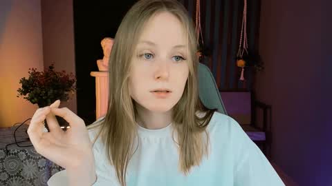 Snapshot of vivienleeigh chatting on December 2024 01:09:01 PM Vivien online show from December 2024 01:09:01 PM