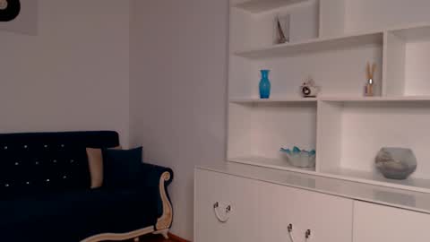 Snapshot of vivienneclement chatting on March 2025 07:38:01 PM Vivienne online show from March 2025 07:38:01 PM