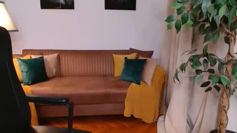 Snapshot of vivienneclement chatting on March 2026 04:36:01 PM Vivienne online show from March 2026 04:36:01 PM