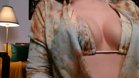 Vivienne online show from April 2026 04:08:01 PM