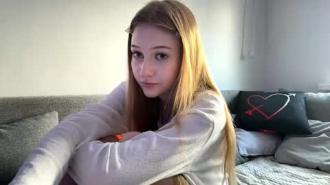 Kristy online show from April 2026 01:48:02 PM