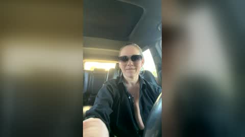 Snapshot of vixen1222 chatting on May 2026 02:46:01 PM vixen1222 online show from May 2026 02:46:01 PM