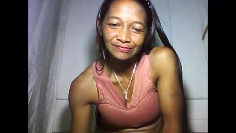 Snapshot of vixen_lina chatting on May 2026 06:09:01 PM vixen_lina online show from May 2026 06:09:01 PM