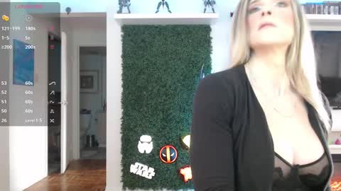 Snapshot of vixen_lockheart chatting on November 2025 03:25:02 PM Vixen online show from November 2025 03:25:02 PM