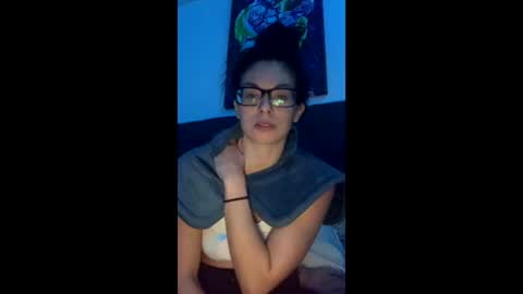 Snapshot of vixenblade chatting on February 2026 06:19:02 AM vixenblade online show from February 2026 06:19:02 AM