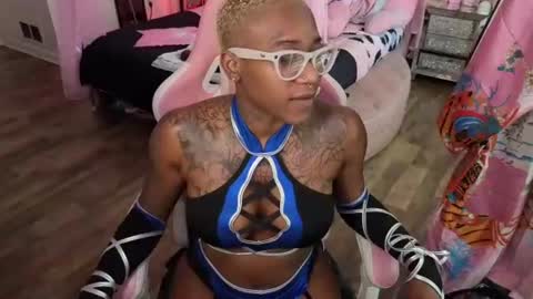 Vixen Capri online show from June 2026 06:35:02 PM