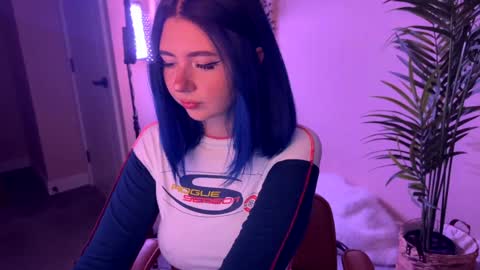 Polly  Online mostly at 9pm-2am UK Time online show from February 2026 06:56:02 PM