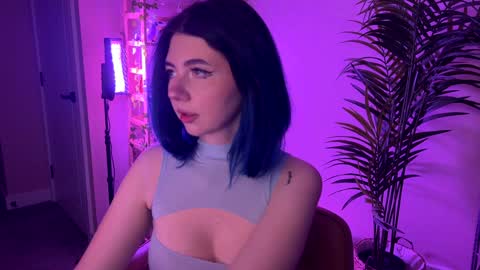 Polly  Online mostly at 9pm-2am UK Time online show from February 2026 06:23:01 PM