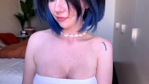 Polly  Online mostly at 9pm-2am UK Time online show from May 2026 04:23:02 PM