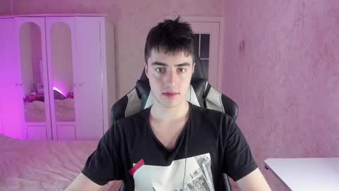 Snapshot of vlad1605 chatting on December 2024 11:13:01 PM Martin online show from December 2024 11:13:01 PM