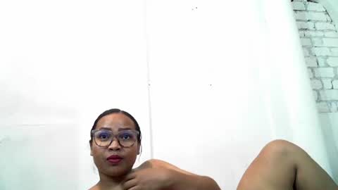 Snapshot of voagelle chatting on December 2024 07:06:01 PM voagelle online show from December 2024 07:06:01 PM
