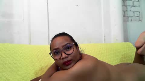 Snapshot of voagelle chatting on December 2024 06:13:01 PM voagelle online show from December 2024 06:13:01 PM