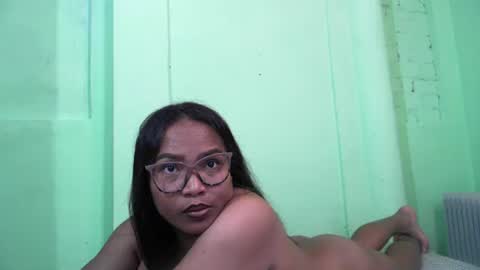 Snapshot of voagelle chatting on February 2025 04:45:02 PM voagelle online show from February 2025 04:45:02 PM