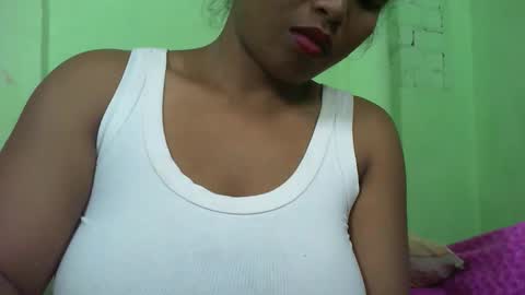 Snapshot of voagelle chatting on September 2025 06:53:01 PM voagelle online show from September 2025 06:53:01 PM