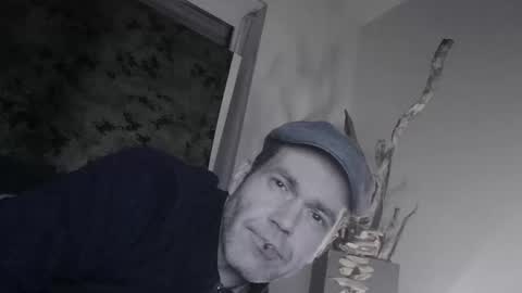 voyeuredeluxe online show from January 2026 03:21:01 AM