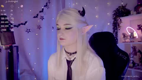 vronnier online show from November 2025 11:32:02 AM