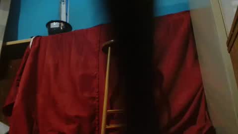 Snapshot of vrouwen_verwenner chatting on May 2026 08:26:01 PM Mac Miller online show from May 2026 08:26:01 PM