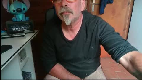 oscar online show from November 2025 01:24:03 PM