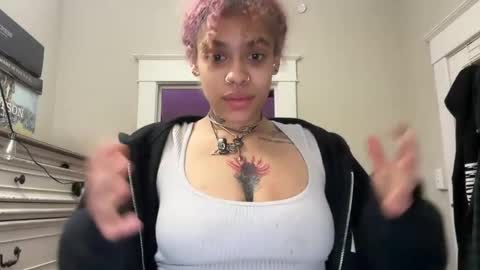 Snapshot of vveejay48826 chatting on October 2025 08:51:02 AM vveejay online show from October 2025 08:51:02 AM