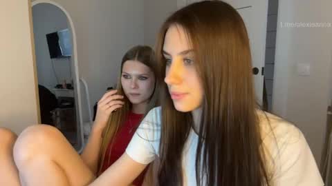 Snapshot of vx_arina chatting on May 2026 02:45:01 PM Arina online show from May 2026 02:45:01 PM