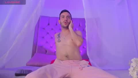 Snapshot of vynny_blacke_ chatting on September 2025 09:17:02 PM Vynny Blacke online show from September 2025 09:17:02 PM