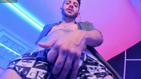 Snapshot of vynny_blacke_ chatting on October 2025 11:51:02 PM Vynny Blacke online show from October 2025 11:51:02 PM