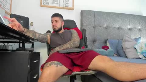 vyxen_ online show from March 2026 08:26:01 PM