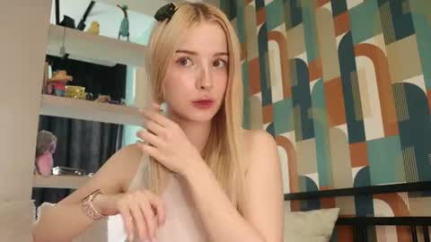 Snapshot of w1xll chatting on July 2026 10:17:02 AM Nana online show from July 2026 10:17:02 AM