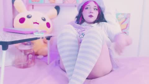 Snapshot of waifumochi_chan chatting on June 2026 03:24:02 AM online show from June 2026 03:24:02 AM