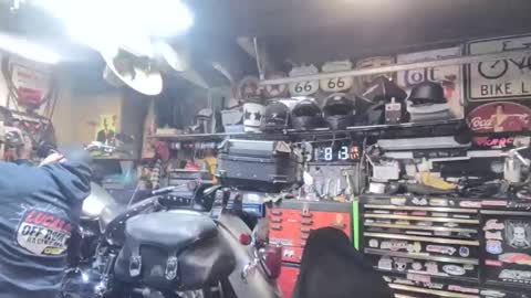 wakesblowinclouds online show from November 2025 04:06:02 AM