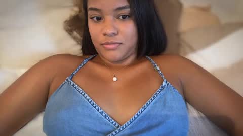 Snapshot of walkingoncloudss chatting on September 2025 05:59:02 PM Layla friends call me Koko online show from September 2025 05:59:02 PM