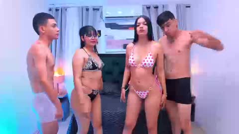 Snapshot of wallen_couple chatting on September 2025 01:14:02 PM Sofia Thiago online show from September 2025 01:14:02 PM