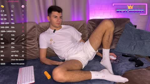 Snapshot of walt_enjoy chatting on February 2025 04:25:01 PM Walt Enjoy online show from February 2025 04:25:01 PM