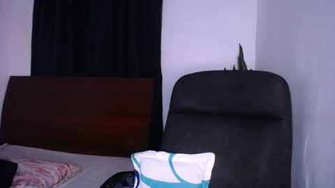 Wanda and Ember online show from February 2025 01:32:01 AM