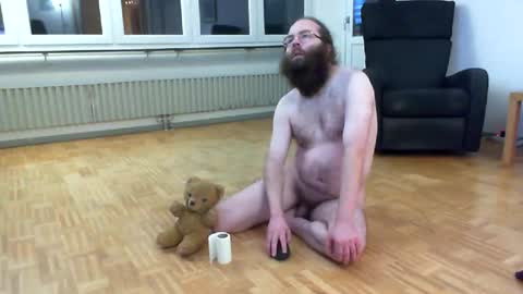 wantsahug online show from November 2025 07:02:02 PM