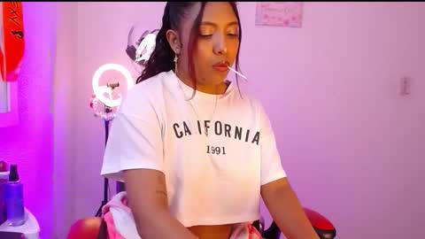 Snapshot of warisgoddes chatting on February 2026 05:35:01 AM EMILY online show from February 2026 05:35:01 AM