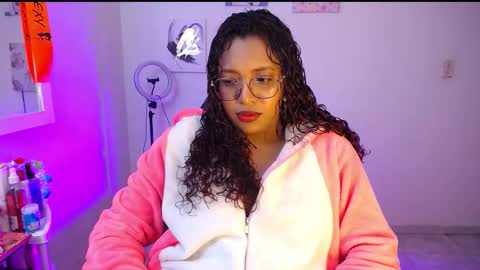 Snapshot of warisgoddes chatting on February 2026 07:39:01 PM EMILY online show from February 2026 07:39:01 PM