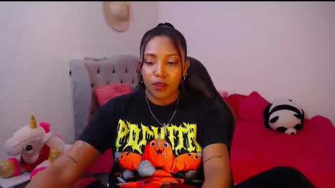 Snapshot of warisgoddes chatting on February 2026 12:50:02 AM EMILY online show from February 2026 12:50:02 AM