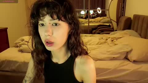Mina online show from December 2024 01:02:02 PM