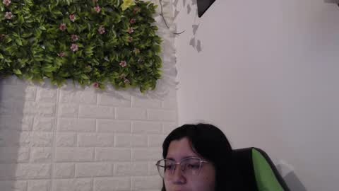 Trixie 3 online show from February 2025 01:32:01 PM