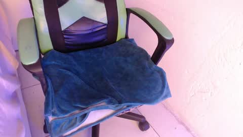 Trixie 3 online show from November 2025 03:12:02 PM