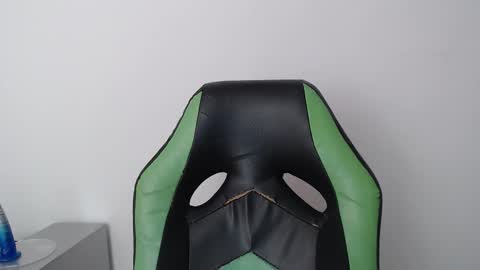 Snapshot of we_n_you chatting on March 2026 01:48:02 PM Trixie 3 online show from March 2026 01:48:02 PM