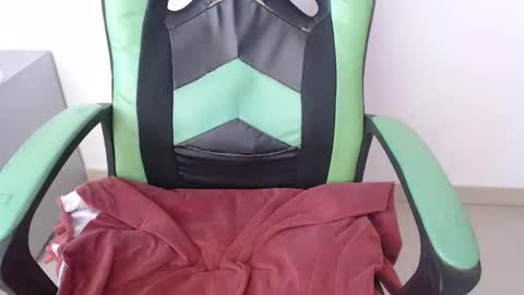 Trixie 3 online show from April 2026 02:52:02 PM