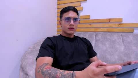 Snapshot of web_gammer_ chatting on September 2025 08:22:01 PM Jhonny Dick his neighbors. online show from September 2025 08:22:01 PM