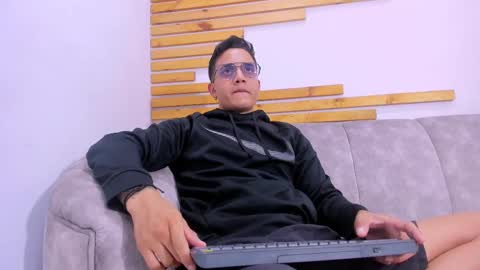 Snapshot of web_gammer_ chatting on September 2025 07:14:02 PM Jhonny Dick his neighbors. online show from September 2025 07:14:02 PM