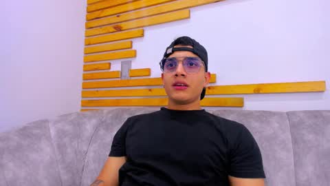 Snapshot of web_gammer_ chatting on September 2025 07:17:02 PM Jhonny Dick his neighbors. online show from September 2025 07:17:02 PM