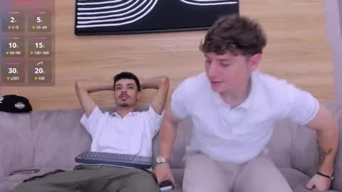 Snapshot of web_gammer_ chatting on September 2025 09:40:02 PM Jhonny Dick his neighbors. online show from September 2025 09:40:02 PM